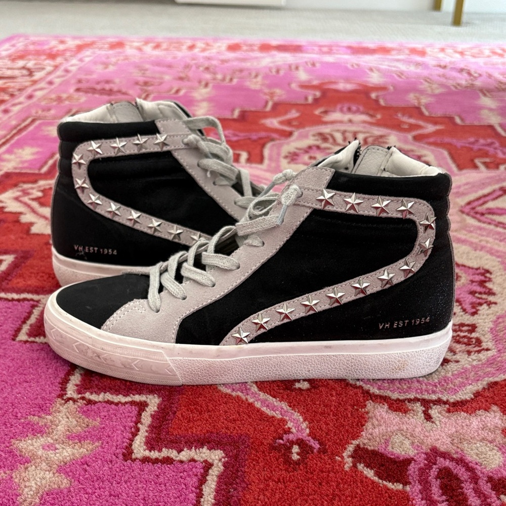 Vintage Havana Black and Gray Star Sneakers